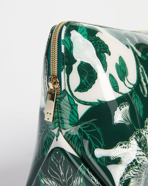 <P>Rococo Washbag</P>